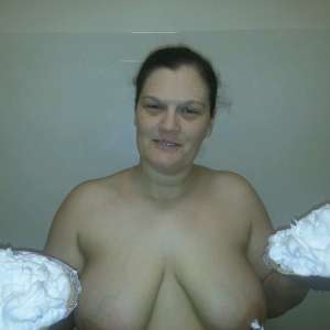 hallsdude2: my girlfriend gets messy