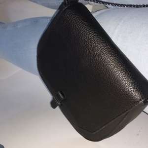 WetnWildIII: purse get wet