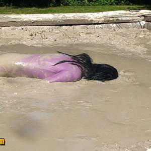 FOXY: Video zenta럩n mud