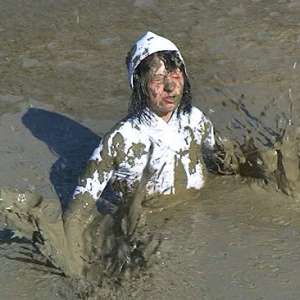 FOXY: Lola in deep mud