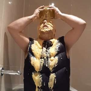 Messypuffa: Covered in Custard