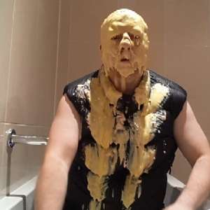 Messypuffa: Covered in Custard