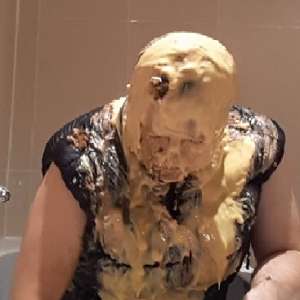 Messypuffa: Covered in Custard