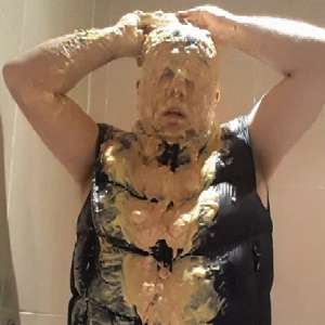 Messypuffa: Covered in Custard
