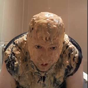 Messypuffa: Covered in Custard