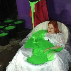 DungeonMasterOne: The Green Slime Bride and Bridesmaid Bath!