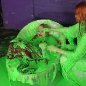 DungeonMasterOne: The Green Slime Bride and Bridesmaid Bath!
