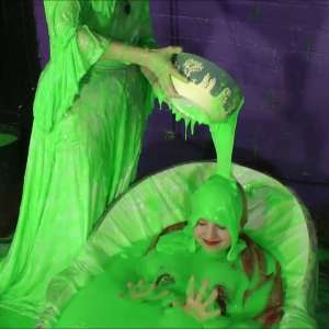 DungeonMasterOne: The Green Slime Bride and Bridesmaid Bath!