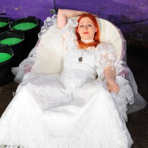 DungeonMasterOne: The Green Slime Bride and Bridesmaid Bath!