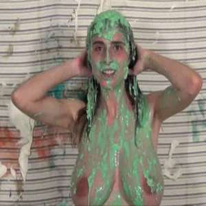 Anglefan.com: More preggo Violetta mess!