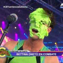 noeldavid: Peruvian Models Getting Pied in Combate