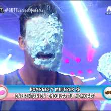 noeldavid: Peruvian Models Getting Pied in Combate