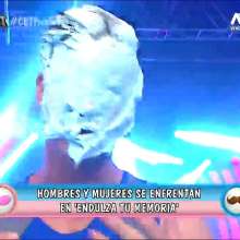 noeldavid: Peruvian Models Getting Pied in Combate