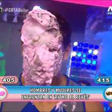 noeldavid: Peruvian Models Getting Pied in Combate