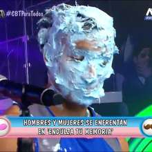 noeldavid: Peruvian Models Getting Pied in Combate
