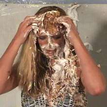 Anglefan.com: Sarai is back with her blonde friend Julie