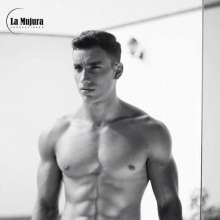 noeldavid: Peruvian Models Getting Pied in Combate