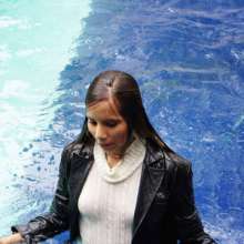 WAM Photography: WAM Photography--Luna takes a dip in the pool