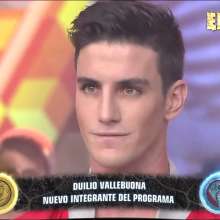 noeldavid: Peruvian Models Getting Pied in Combate