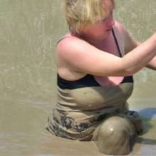 FOXY: Video BBW in mud downloadable