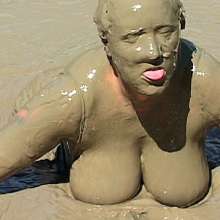 FOXY: Video BBW in mud downloadable