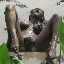 Jayce: Muddy Masturbation and Intense Orgasms!  Erotic Movement in Public!