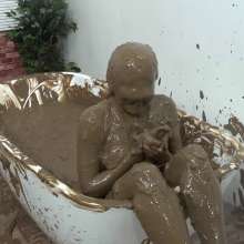MostWam: Office Mud Bath Competition Bobi
