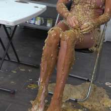 MostWam: Casey and Mia Welly Challenge in PVC