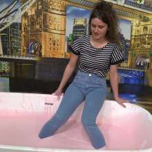 MostWam: Emily And Alice In The Pink Gunge Bath