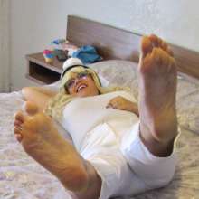 BAC_Customs: Pies and feet