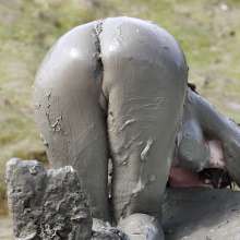 FOXY: Julia sexy in mud