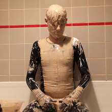 IKeepMineHidden: Wrapped in Head to Toe Lycra Roger Gives His Sportswear a Splosh Test