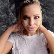 Custom Fetish Videos: Sexy shower time with curvy wet pornstar
