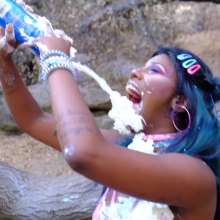 messyhot: Daizy Cooper Smashes a Cake in the Park