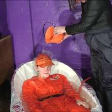 DungeonMasterOne: Dungeon Prisoner Bath
