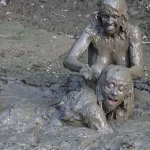 Jayce: ooo more mud and with guess who?  ariel!  you know its a sexy ass time!