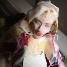 Bobographer: How much of a woman do you prefer to see messy?