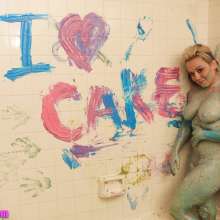 messyhot: Cody Lynn Making a Mess in the Tub 3D Included