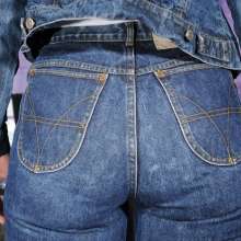 DungeonMasterOne: Denim and Gunge: Cindy Looses Her Splosh Virginity!