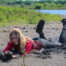 Wamtastic Jessica: Eileen's Shiny Mud Bath