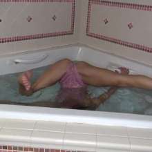 Jayce: Splits and Poses Underwater Breath Play Lingerie to Nude