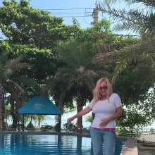 Wet_look_elena: Jeans in the Pool