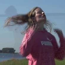 Wamtastic Jessica: Leah Gabrielle Goes for a Hooded Swim