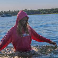 Wamtastic Jessica: Leah Gabrielle Goes for a Hooded Swim