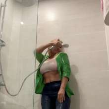 Wet_look_elena: Shower in Skintight Jeans