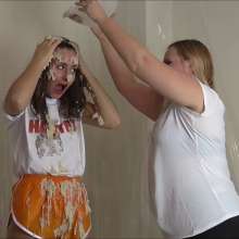 RevSlymsford: Hooters Waitress Vs Food Critic Bundle