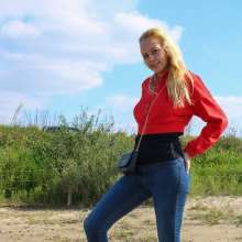 Wamtastic Jessica: Eileen's Braless Swim in Cold Water