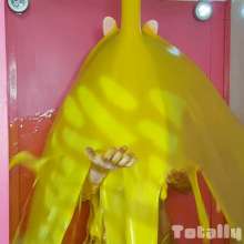 TotallyGunged: New Girl, London Plays "Mouse Trap!"