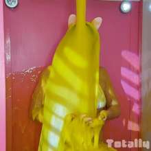 TotallyGunged: New Girl, London Plays "Mouse Trap!"