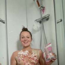 WAMfuns Messy Forfeits: Queen Peach Ice Cream Sundae
